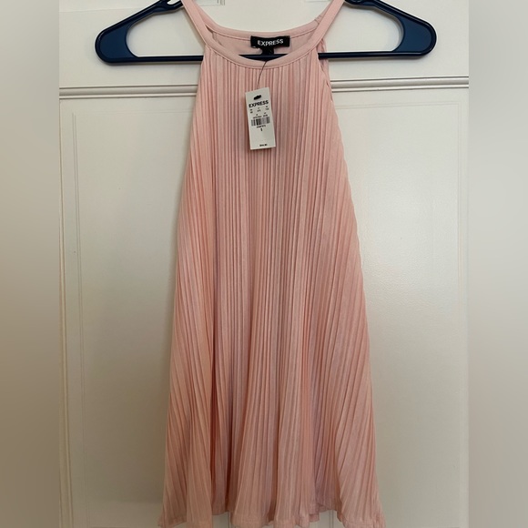 Express Tops - EXPRESS- NWT- Size S- Women’s pink halter tank top